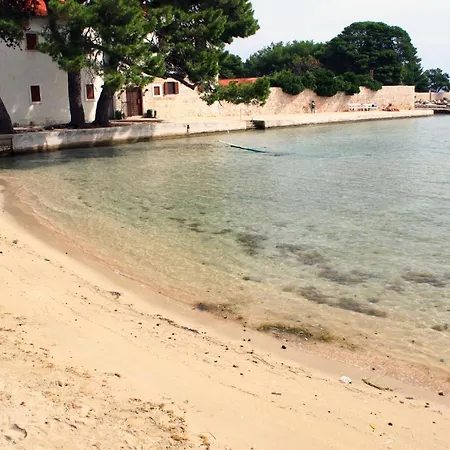 Appartement With A Parking Space - 8416 Ugljan