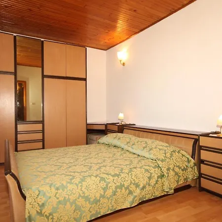 With A Parking Space - 8416 Appartement Ugljan