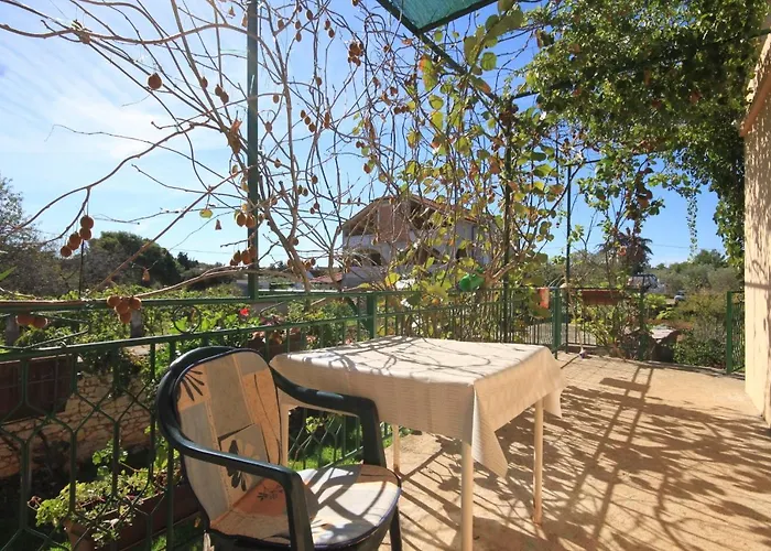 With A Parking Space - 8416